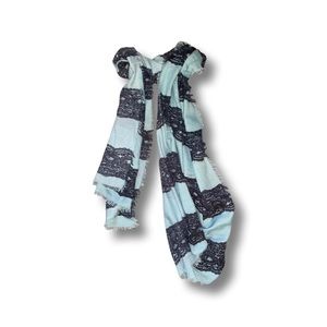Lace print blue scarf